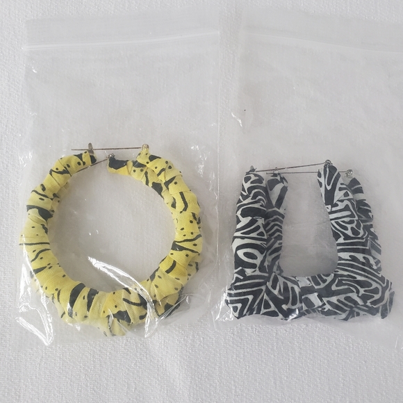 Two Earring Bundle - Picture 1 of 14